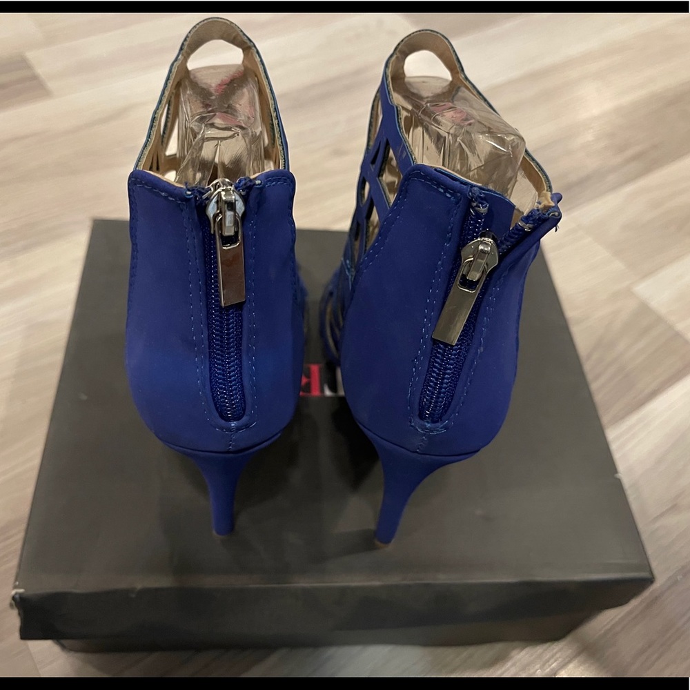 Cobalt blue high heeled shoes - Picture 5 of 6